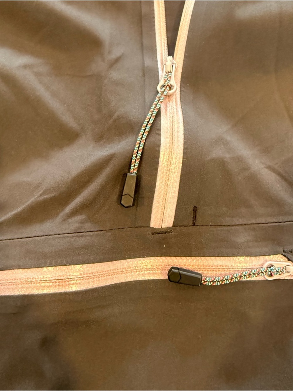 Mountain Hardwear Gortex Rain Jacket - Picture 5 of 10